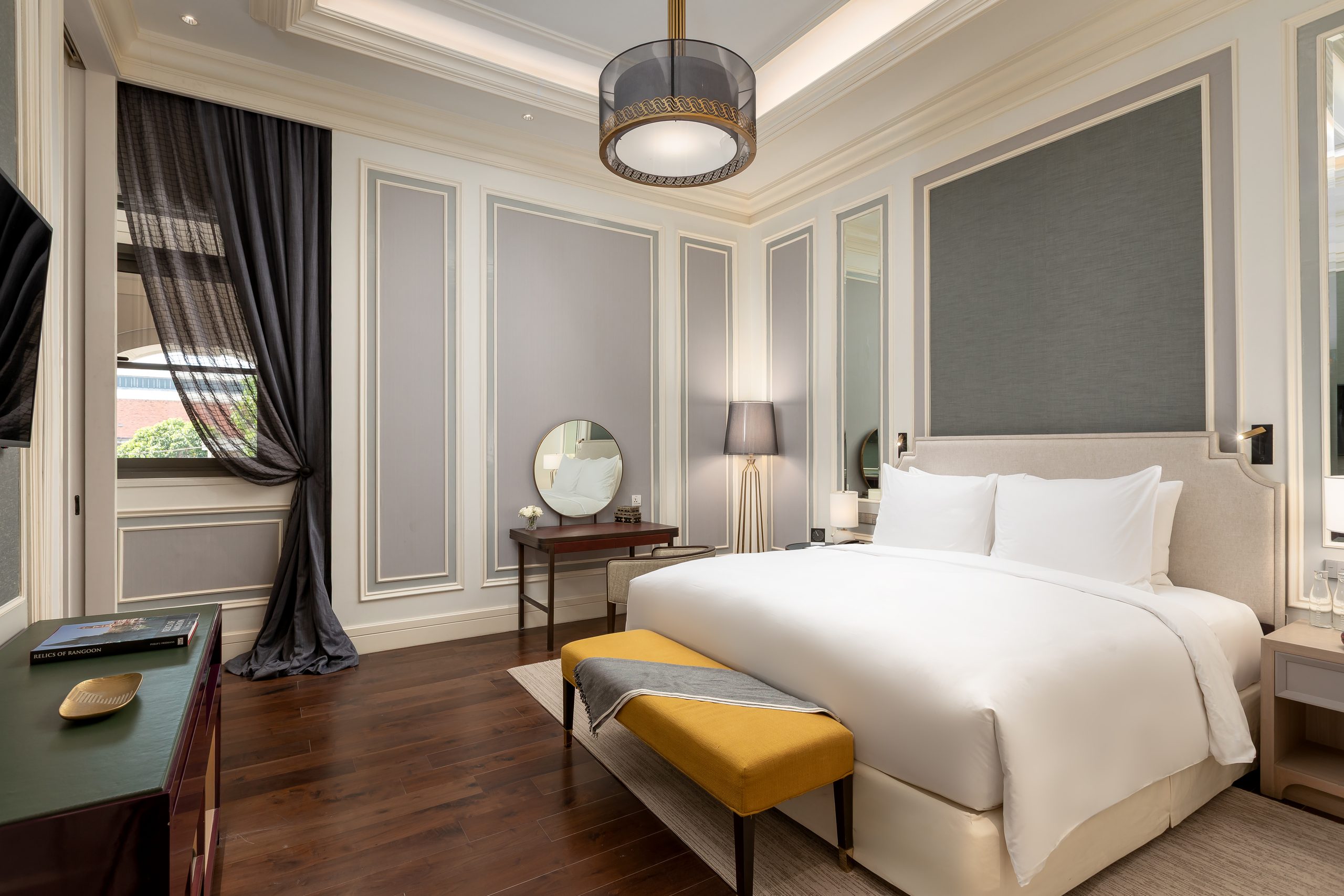 Executive Room — Image 2