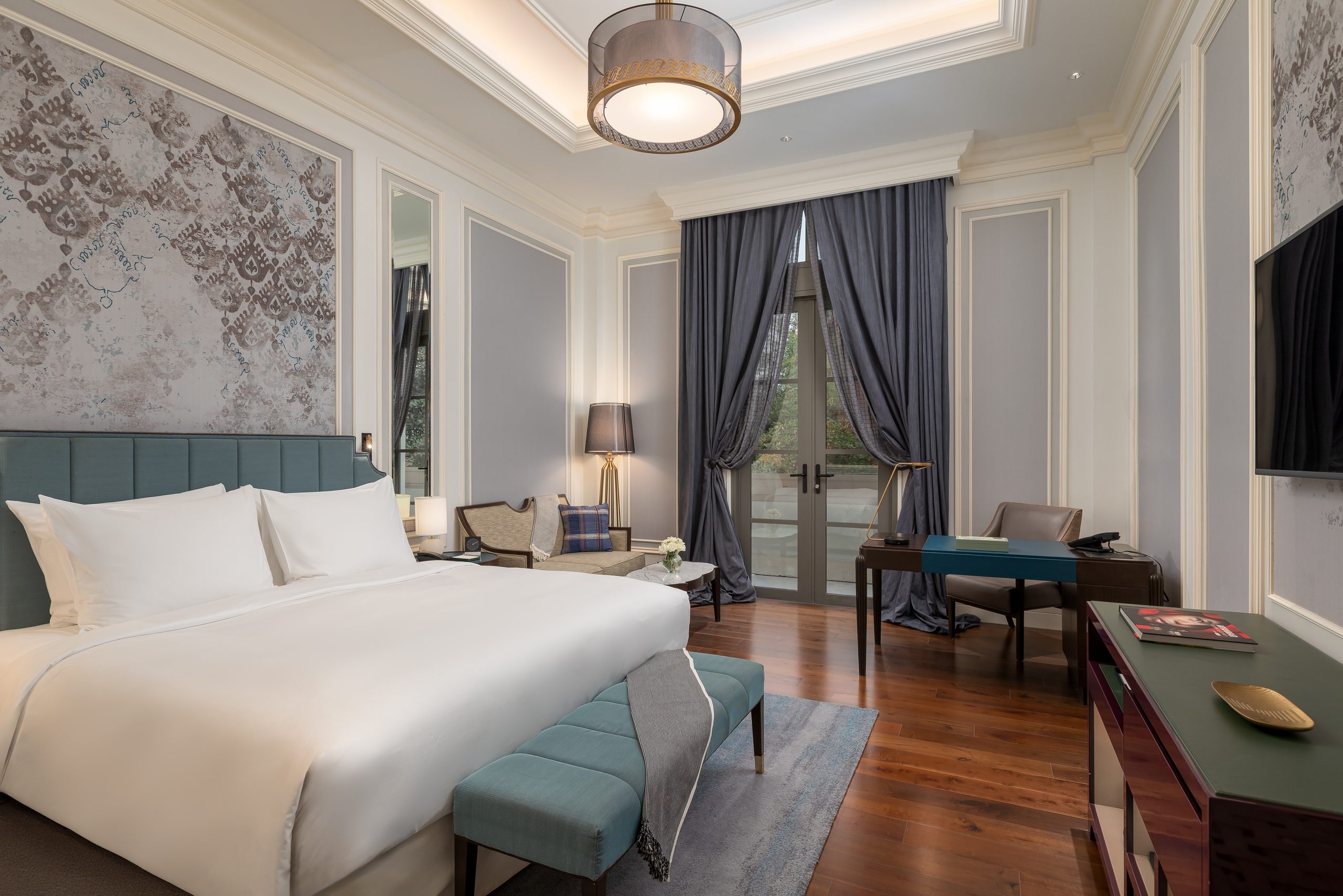Grand Executive Room — Image 2